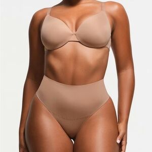 Skims smoothing intimates lightly lined full coverage bra-sienna nwt